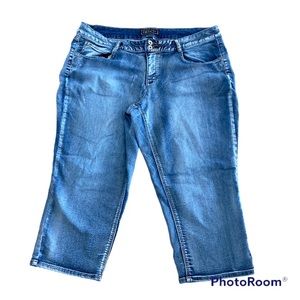 CATO Premium Denim Double Button Capri Jean